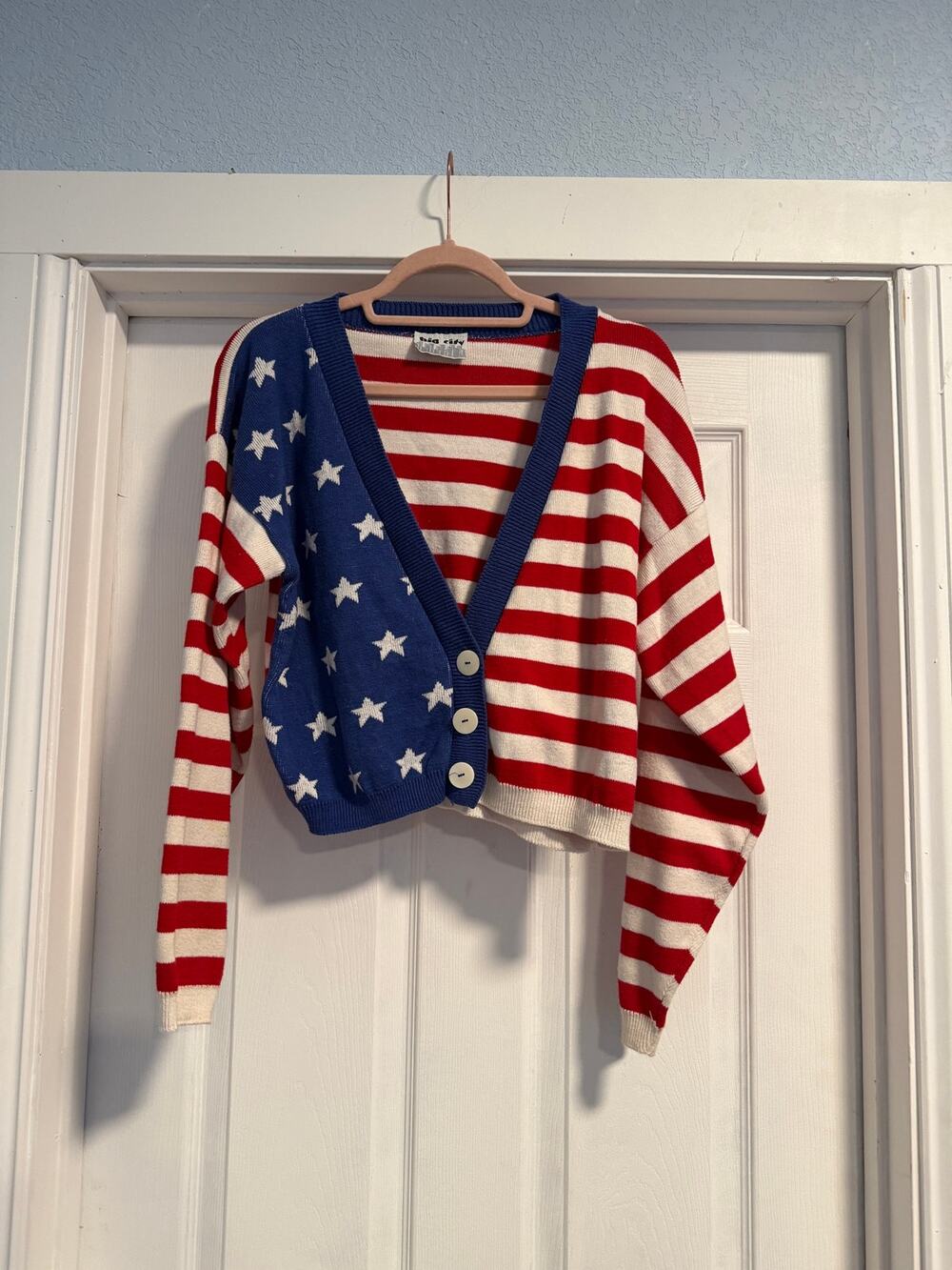 CLEARANCE Vintage Big City American Flag Cropped Cardigan Sweater - Size L